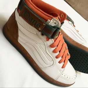 Vans hi top skate shoes vtg